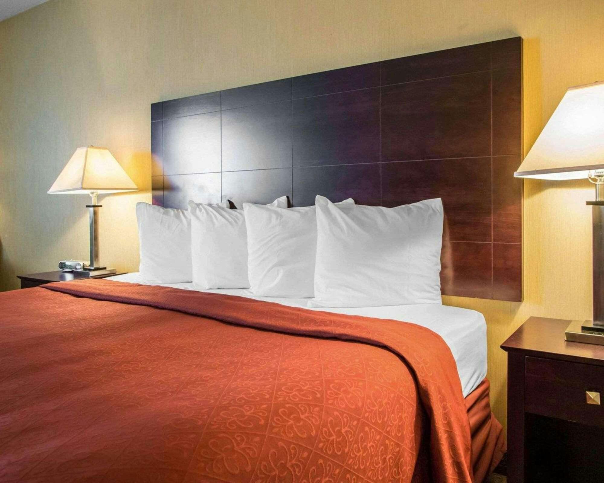 Hotel AmericInn by Wyndham Marshfield photo 1