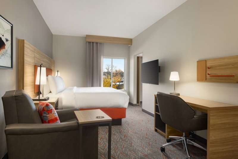 Hotel Candlewood Suites Dothan photo 3