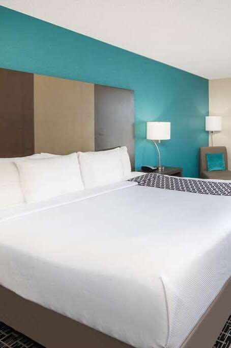 Hotel La Quinta Inn & Suites by Wyndham Atlanta Airport North photo 3