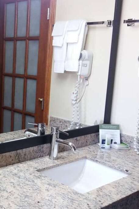 Hotel AmericInn Kewanee photo 3