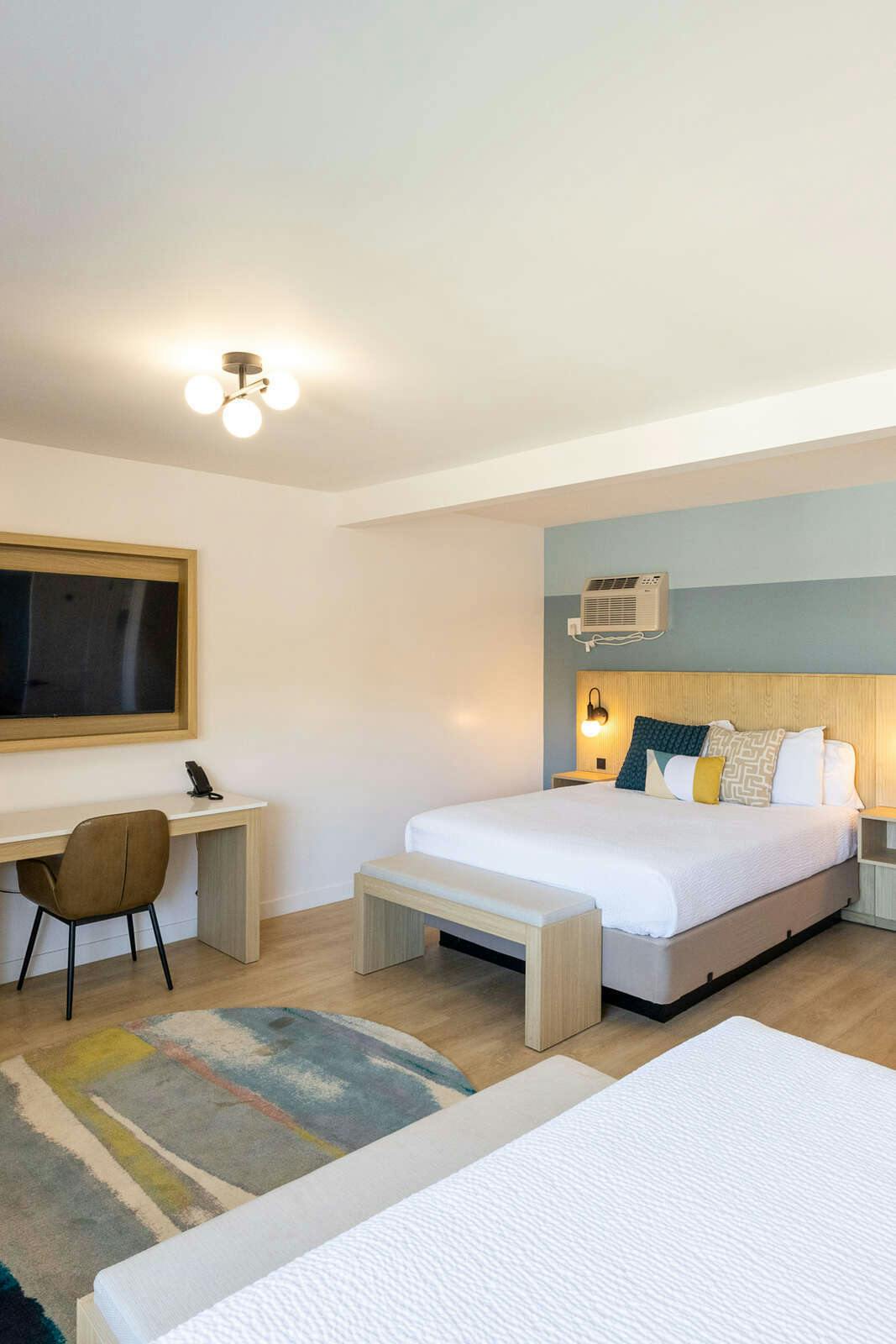 Hotel The Tides Oceanview Inn & Cottages photo 3