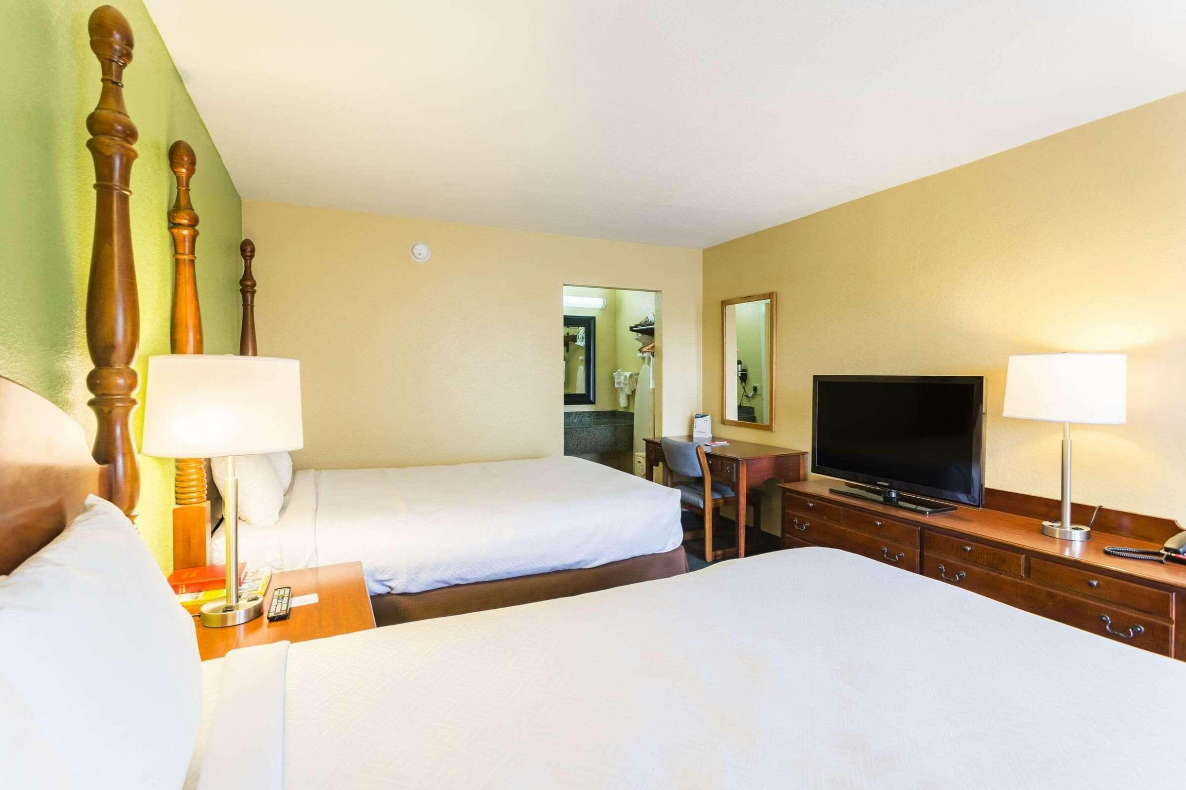 Hotel Econo Lodge White Pine photo 1