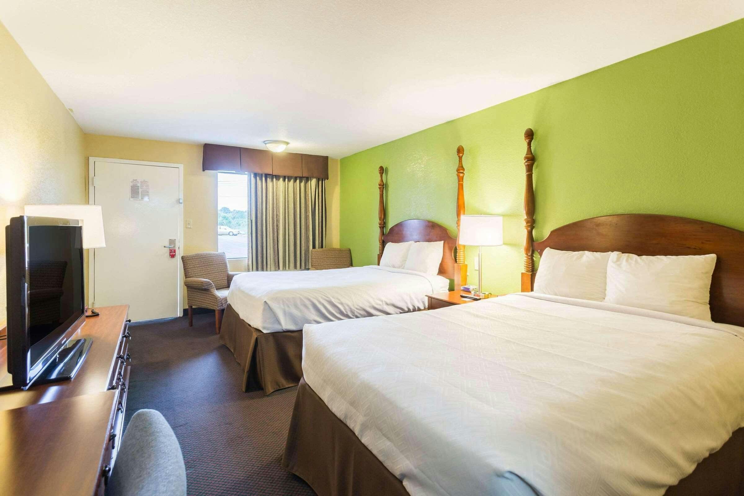 Hotel Econo Lodge White Pine photo 2