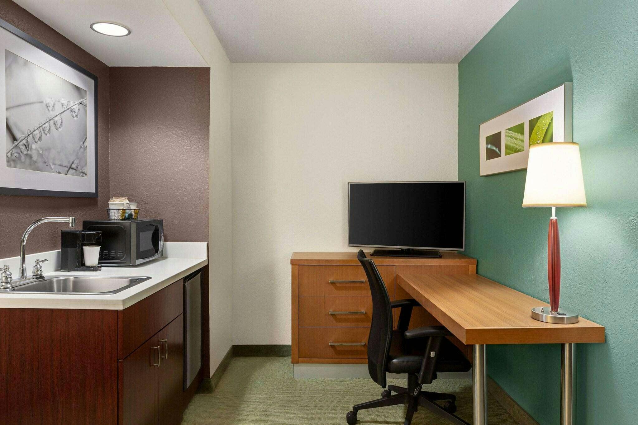 Hotel Springhill Suites By Marriott Boca Raton photo 3