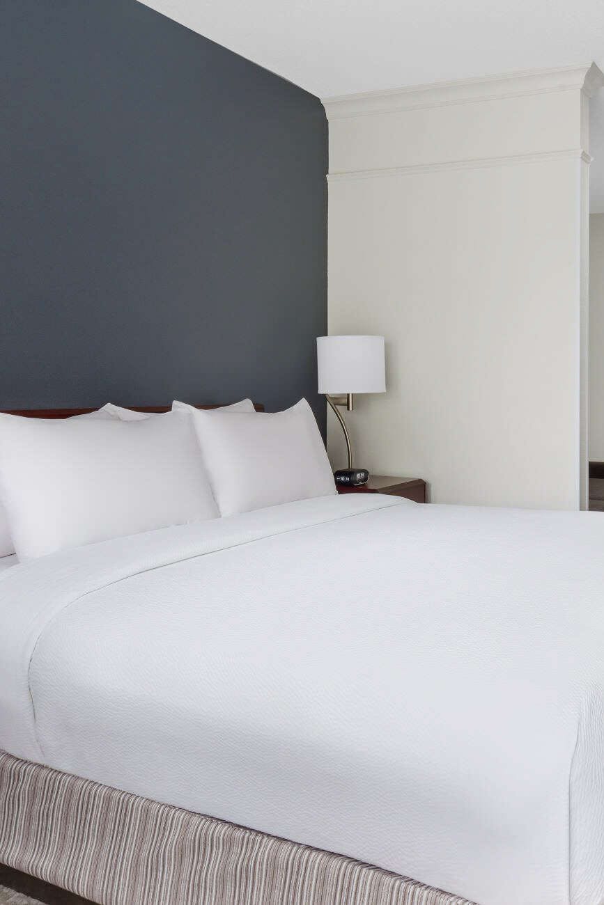 Hotel SpringHill Suites Manchester-Boston Regional Airport photo 2