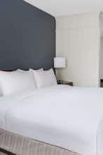 Hotel SpringHill Suites Manchester-Boston Regional Airport photo 2