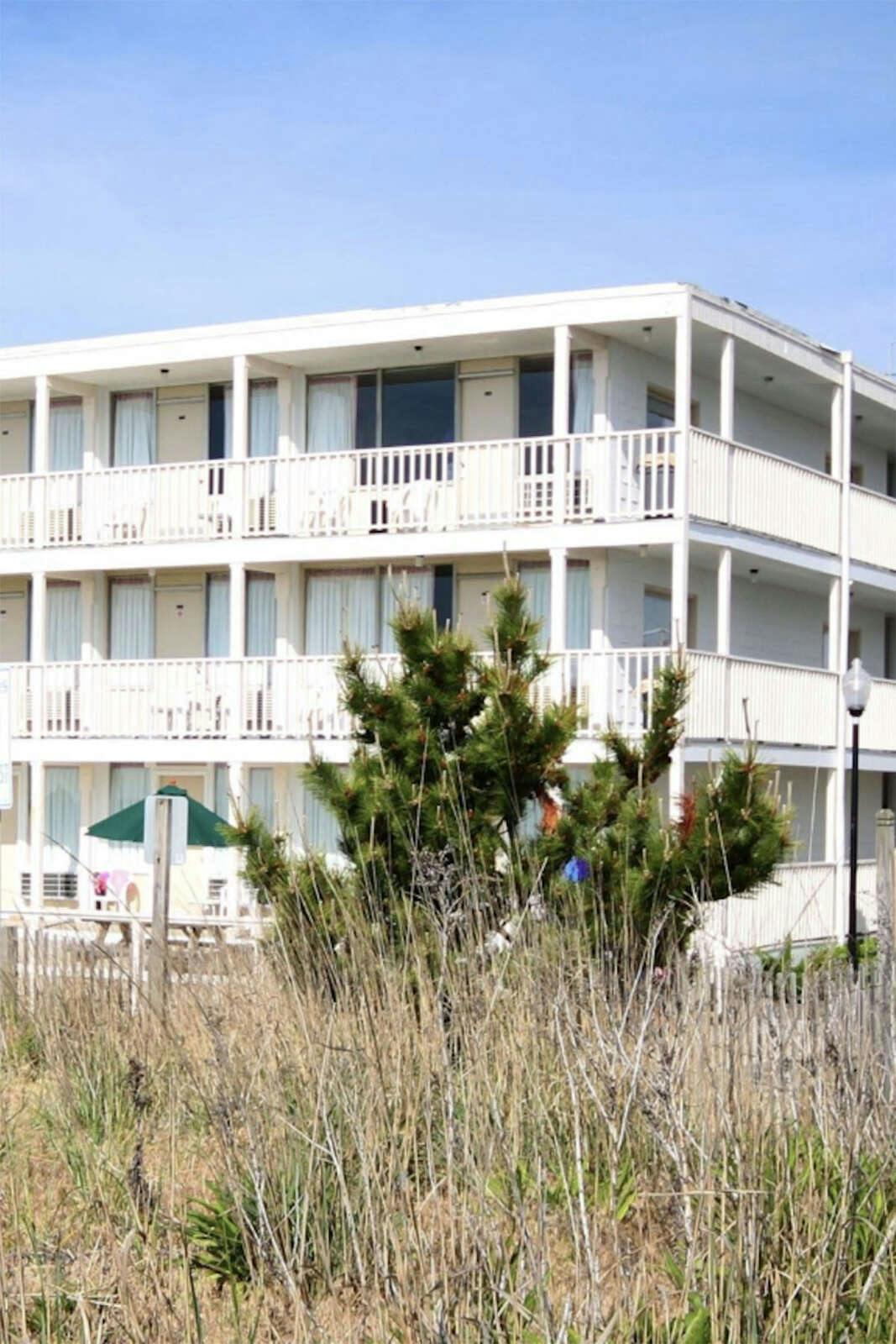 Seabonay Oceanfront Motel