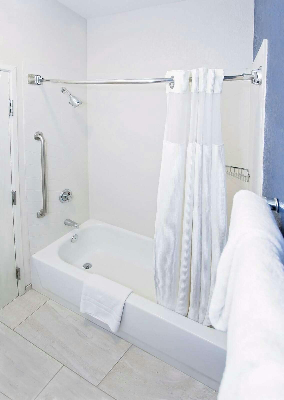 Hotel AmericInn by Wyndham Hays photo 3