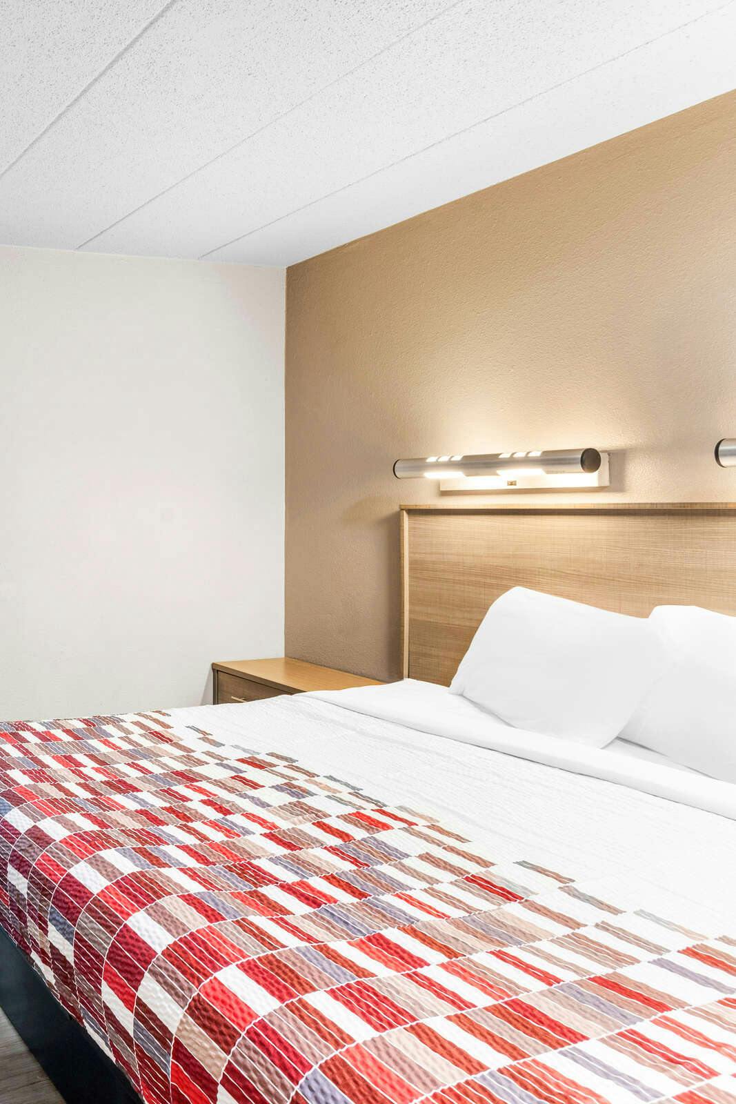 Hotel Red Roof Inn Indianapolis North - College Park photo 1