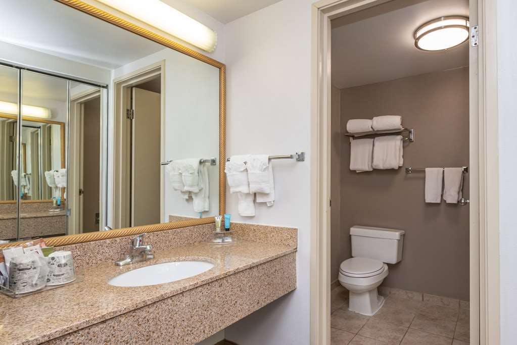 Hotel Endeavor Topeka, Trademark photo 3