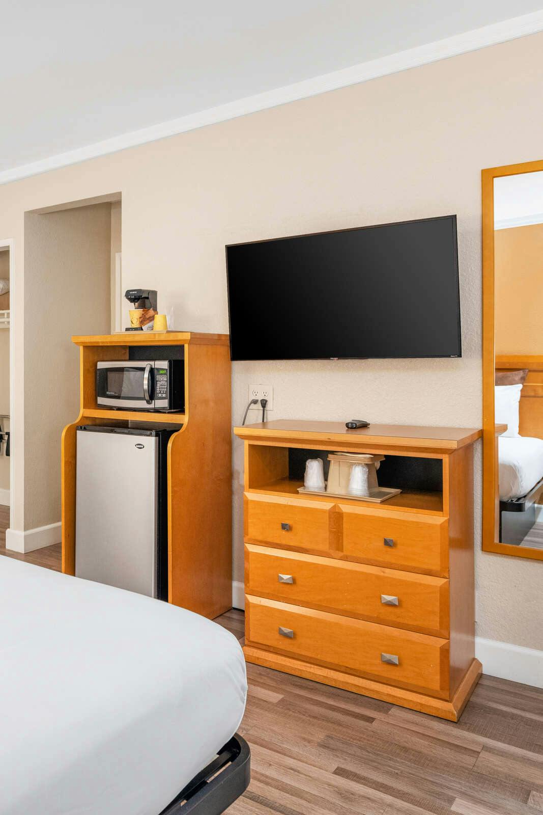 Hotel Anaheim Islander Inn and Suites photo 4