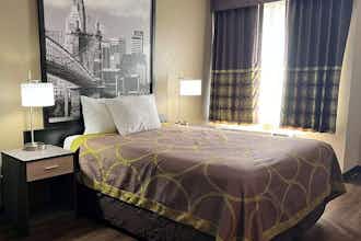 Hotel Super 8 by Wyndham Harrison OH photo 3