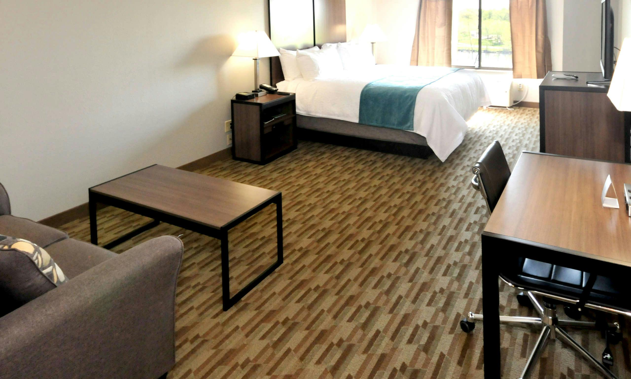 Riverview Inn & Suites