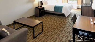 Riverview Inn & Suites