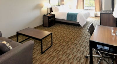 Riverview Inn & Suites