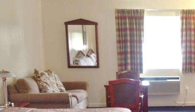 Hotel Americas Best Value Inn Oxnard Port Hueneme photo 1