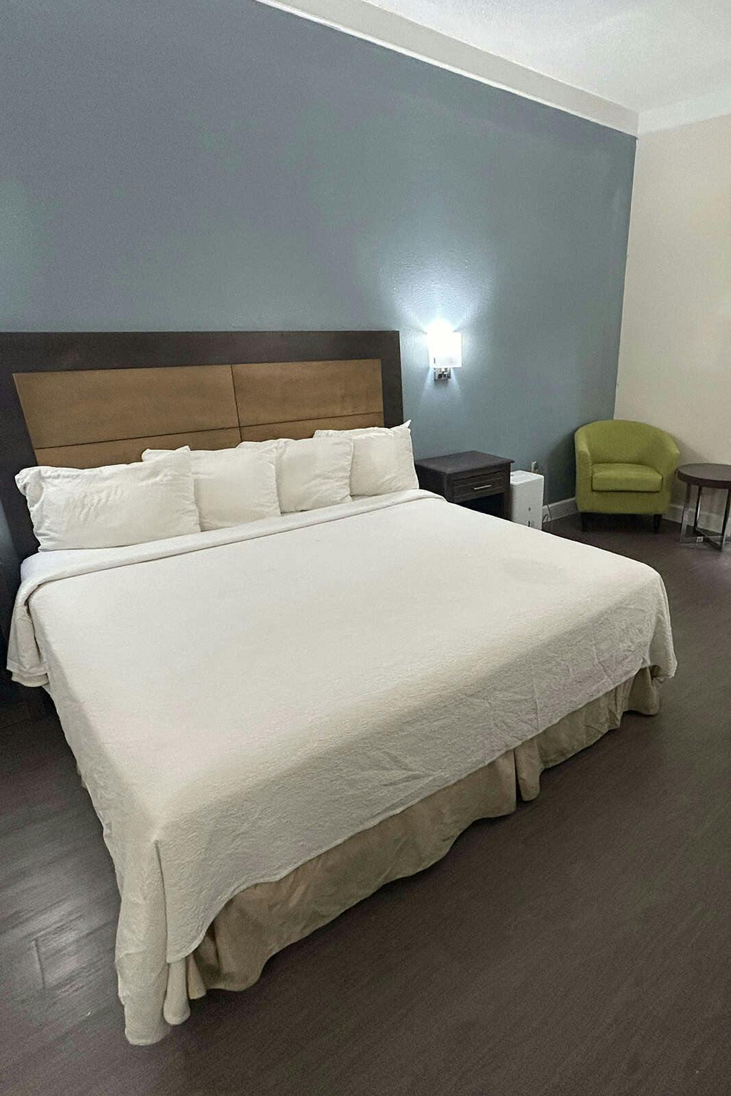 Red Roof PLUS+ Fort Myers