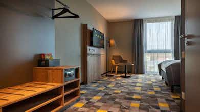 Hotel Holiday Inn The Niu, Timber Esslingen photo 5