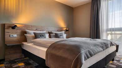 Hotel Holiday Inn The Niu, Timber Esslingen photo 1