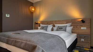 Hotel Holiday Inn The Niu, Timber Esslingen photo 3