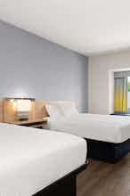 Hotel Microtel Inn & Suites by Wyndham Panama City photo 5