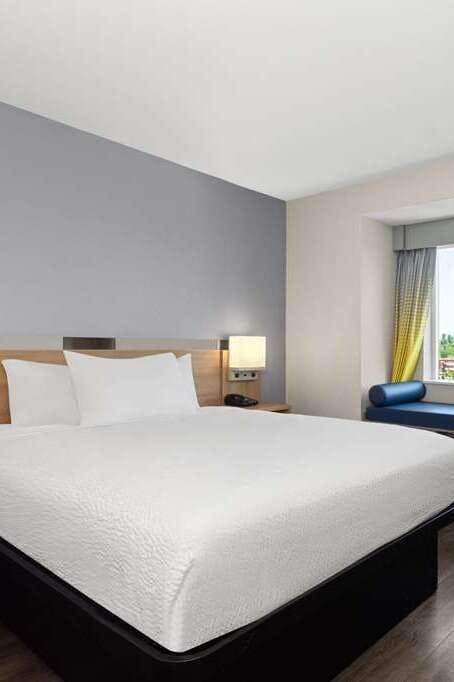 Hotel Microtel Inn & Suites by Wyndham Panama City photo 2