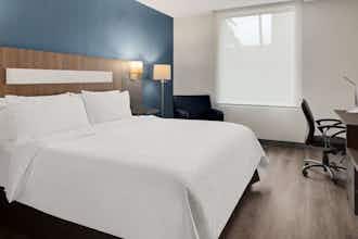 Hotel Holiday Inn Express San Jose Forum photo 3