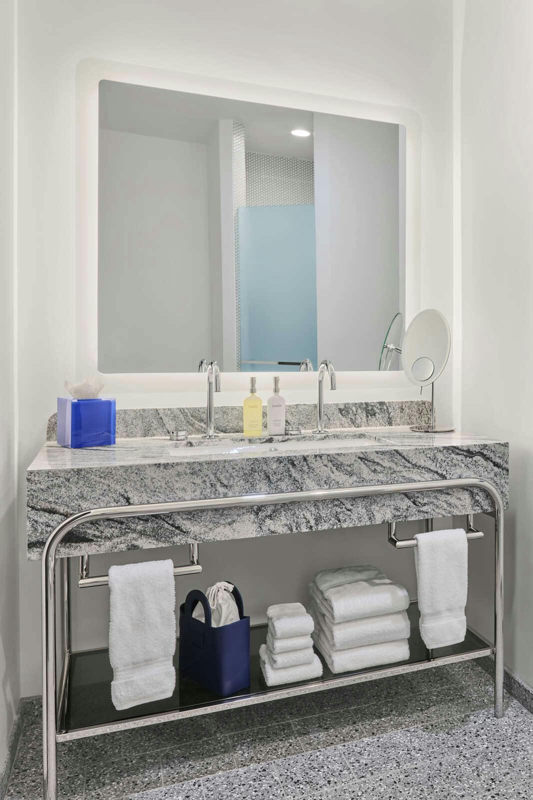 Hotel Aspen Meadows Resort photo 4