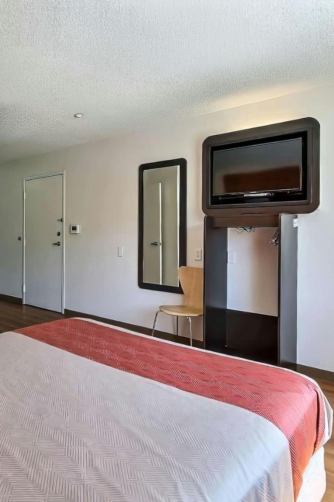 Hotel Motel 6 Gilroy, CA photo 4