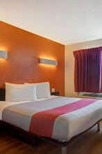 Hotel Motel 6 Gilroy, CA photo 1