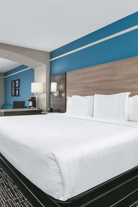 Hotel La Quinta Inn & Suites by Wyndham Weatherford photo 2