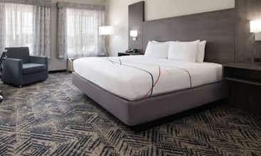 Hotel La Quinta Inn & Suites by Wyndham Tulsa Airpt / Expo Square photo 3