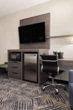 Hotel La Quinta Inn & Suites by Wyndham Tulsa Airpt / Expo Square photo 5