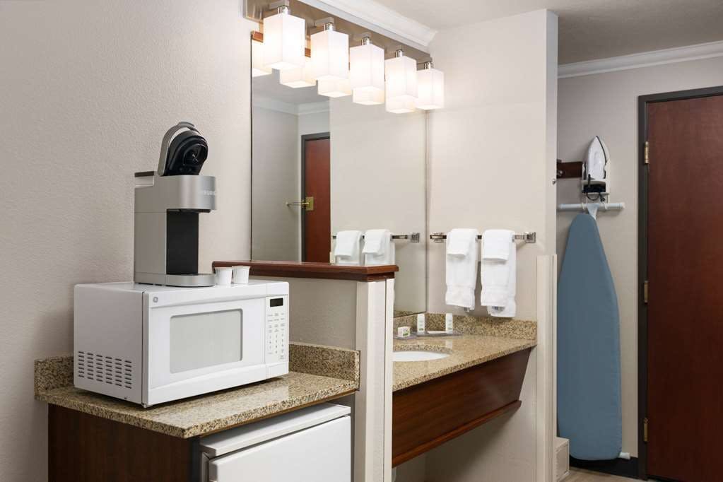 Hotel Ramada by Wyndham Moses Lake photo 4