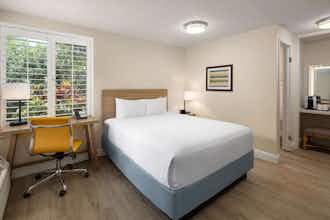 Hotel Days Inn Maui Oceanfront photo 3