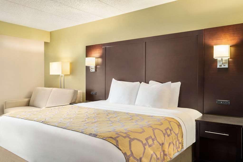 Hotel Baymont by Wyndham Georgetown/Lexington North photo 2