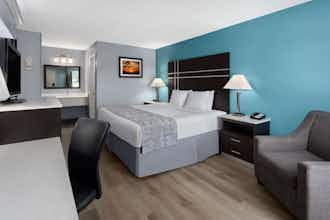 Hotel Baymont Inn Suites Brunswick photo 2