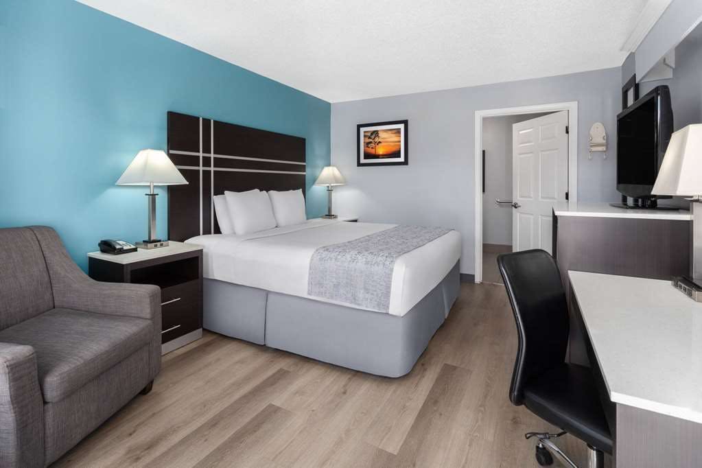 Hotel Baymont by Wyndham Brunswick GA photo 1