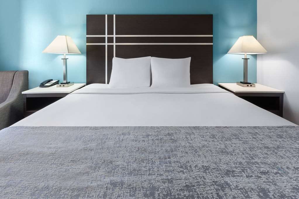 Hotel Baymont by Wyndham Brunswick GA photo 3