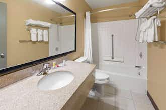 Hotel Days Inn by Wyndham Wauseon photo 3