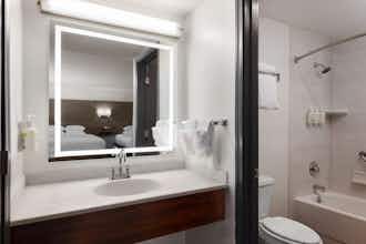 Hotel Ramada Medford Airport North photo 4