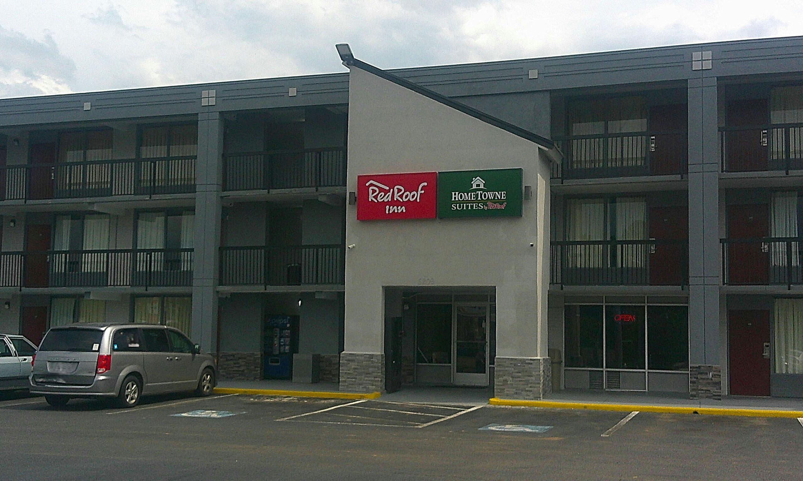 HomeTowne Studios Richmond - Airport/ Sandston