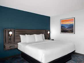 Hotel La Quinta Inn Ste Greensboro photo 2