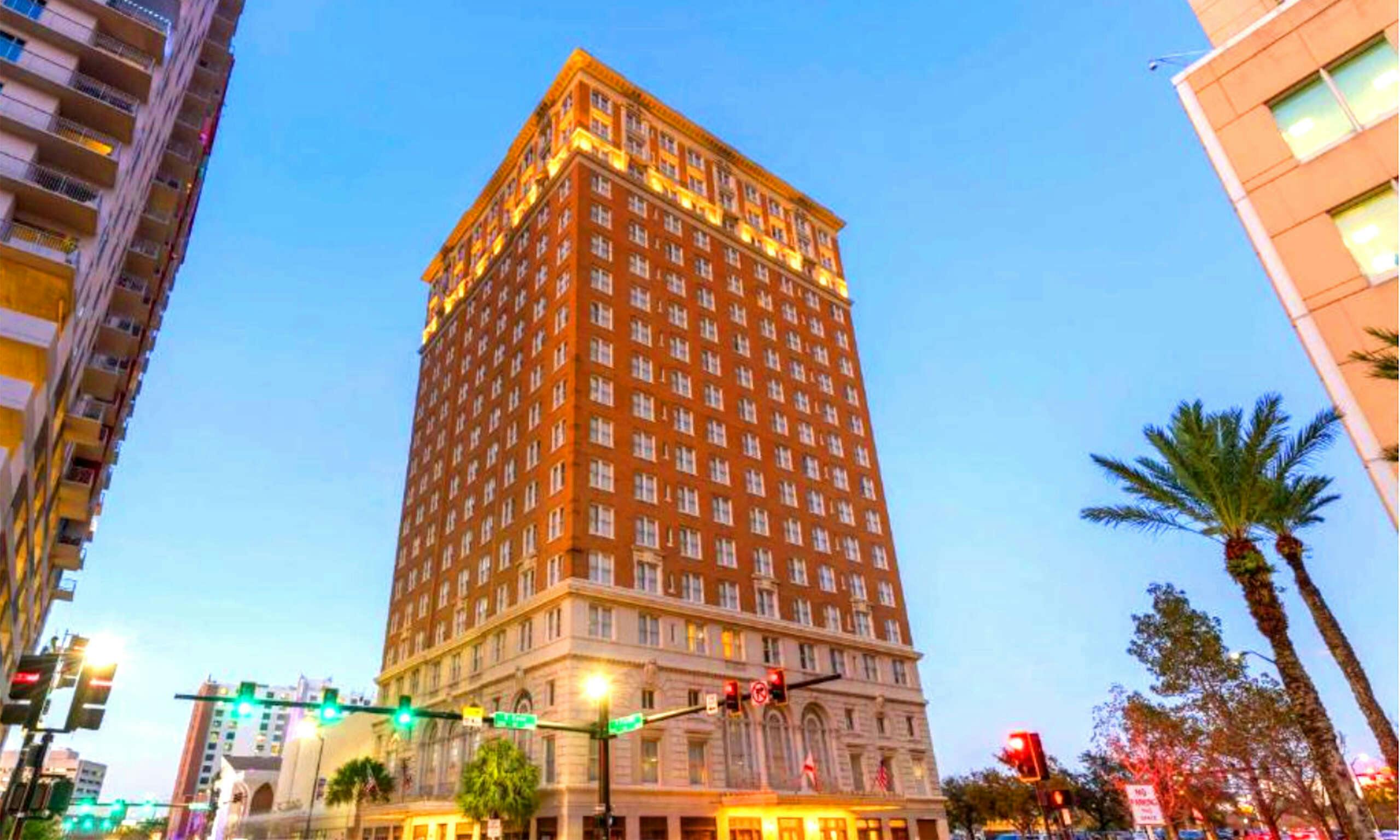 Hotel Flor Tampa Downtown, Tapestry Collection by Hilton