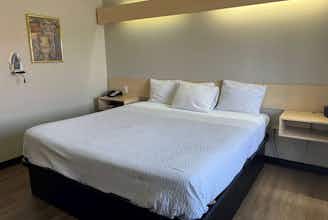 Hotel Days Inn and Suites Hutchinson photo 1