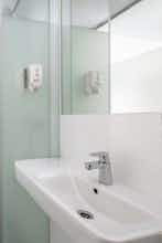 Hotel easyHotel Rotterdam City Centre photo 5