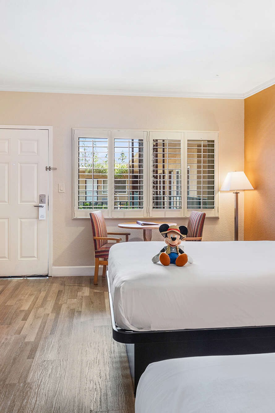 Hotel Anaheim Islander Inn and Suites photo 2