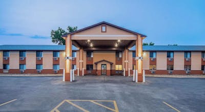 Days Inn & Suites by Wyndham Waterloo