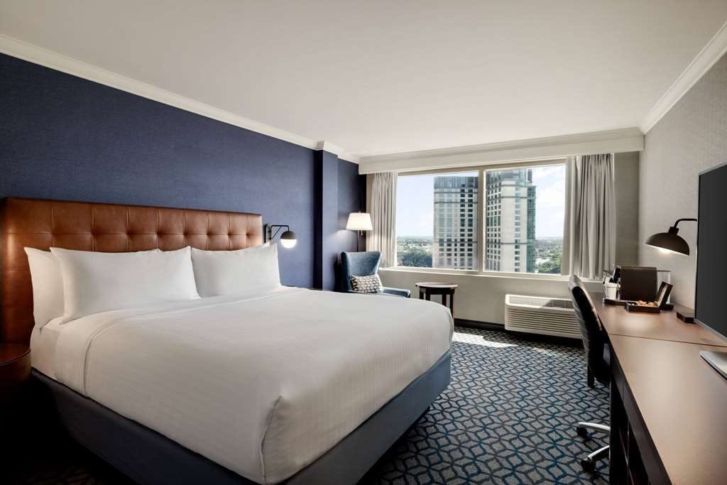 Wyndham Grand Fallsview Hotel