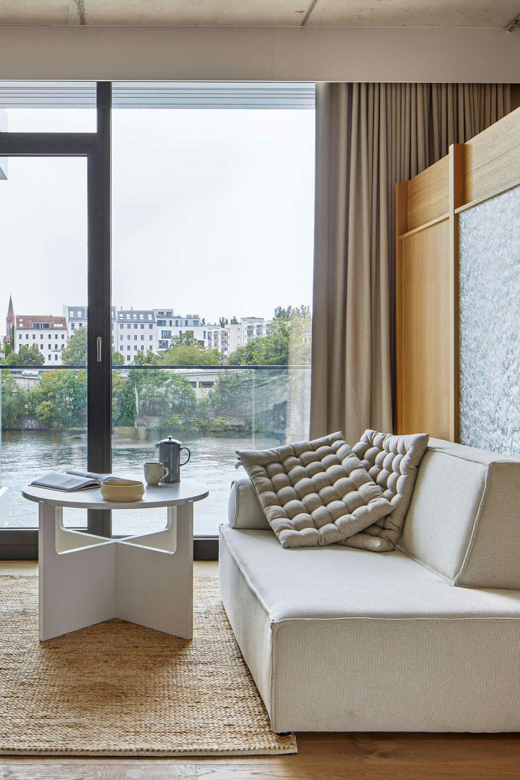 Hotel Locke at East Side Gallery photo 1